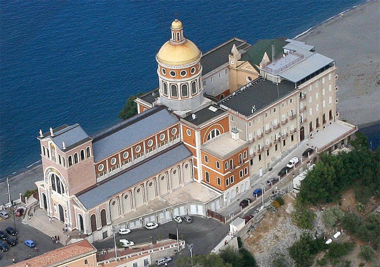 الشقق الفندقية فورناريفي  Baia Dei Delfini المظهر الخارجي الصورة