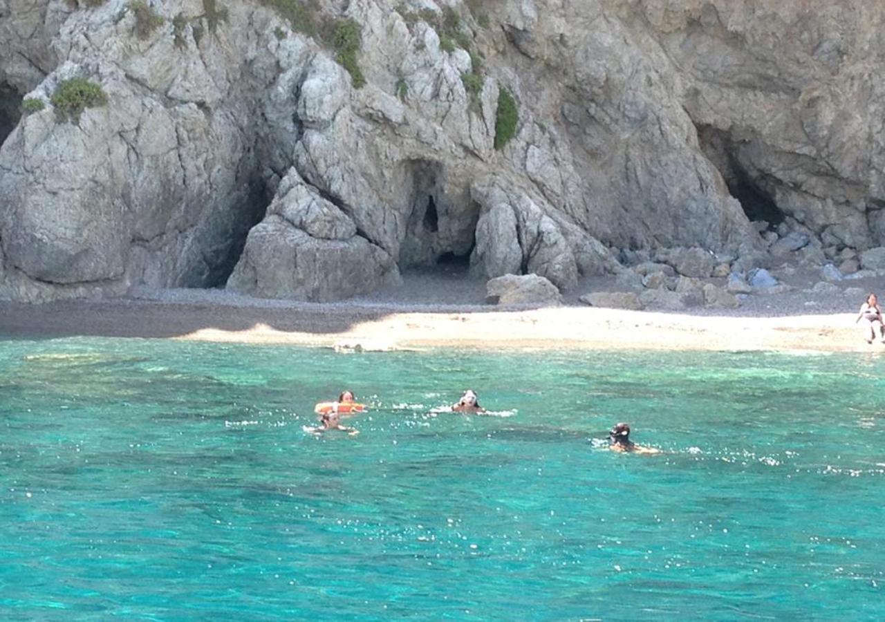 الشقق الفندقية فورناريفي  Baia Dei Delfini المظهر الخارجي الصورة